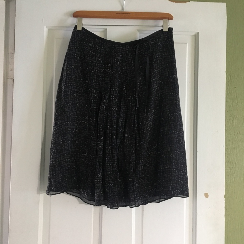 And Taylor size 4 silk skirt